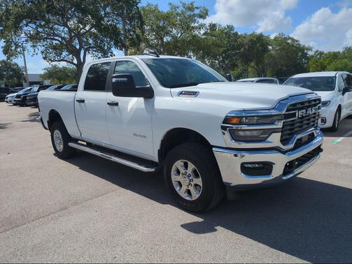 Bright White Clearcoat 2026 RAM 2500 Big Horn Crew Cab 4x4 6'4' Box