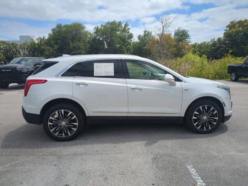 Crystal White Tricoat 2019 Cadillac XT5 Premium Luxury