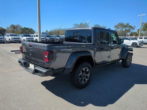 2026 Jeep Gladiator Sahara 4x4