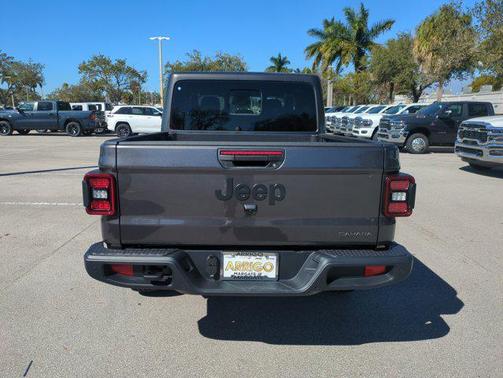 2026 Jeep Gladiator Sahara 4x4