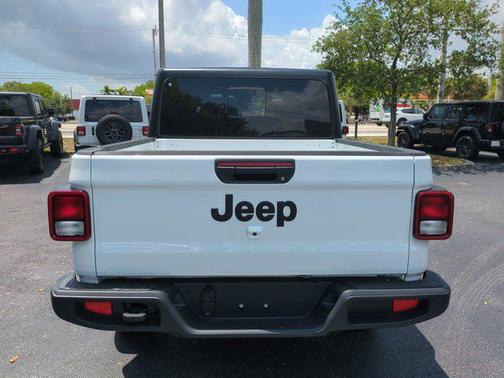 2025 Jeep Gladiator Sport S