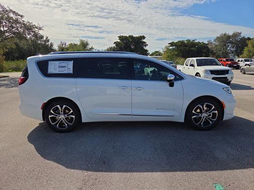 2026 Chrysler Pacifica L