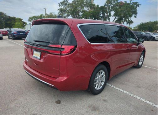 Red Hot Pearlcoat 2027 Chrysler Pacifica L