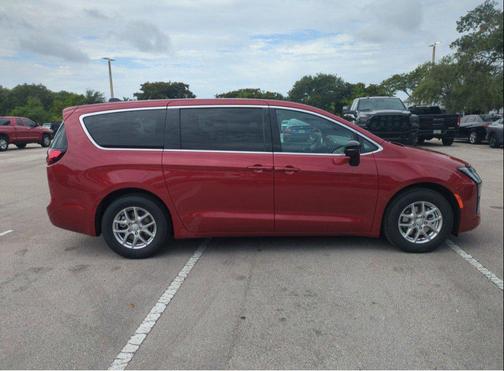 Red Hot Pearlcoat 2027 Chrysler Pacifica L