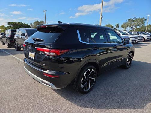 2022 Mitsubishi Outlander SEL 2.5 2WD