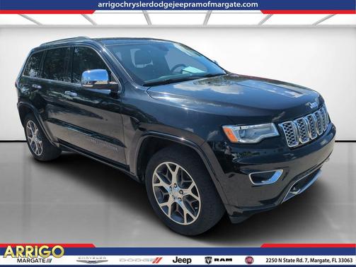 Diamond Black Crystal Pearlcoat 2019 Jeep Grand Cherokee Overland