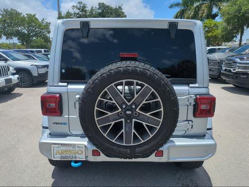 Silver Zynith Clearcoat 2024 Jeep Wrangler 4xe High Altitude