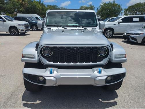 Silver Zynith Clearcoat 2024 Jeep Wrangler 4xe High Altitude
