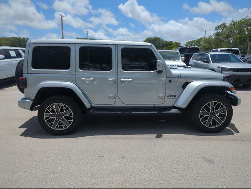 Silver Zynith Clearcoat 2024 Jeep Wrangler 4xe High Altitude