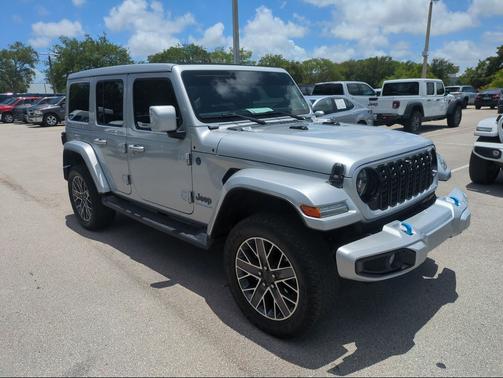 Silver Zynith Clearcoat 2024 Jeep Wrangler 4xe High Altitude