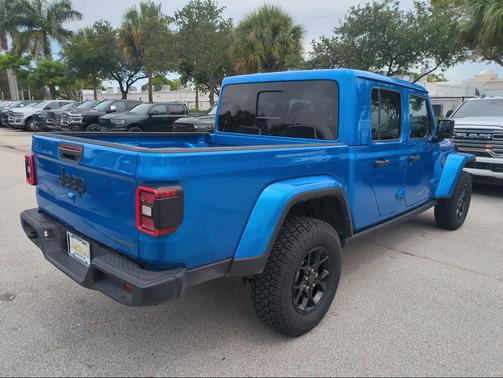 Hydro Blue Pearlcoat 2024 Jeep Gladiator High Tide
