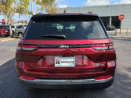 2025 Jeep Grand Cherokee Laredo