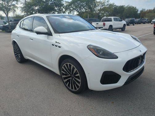 Bianco 2023 Maserati Grecale Modena