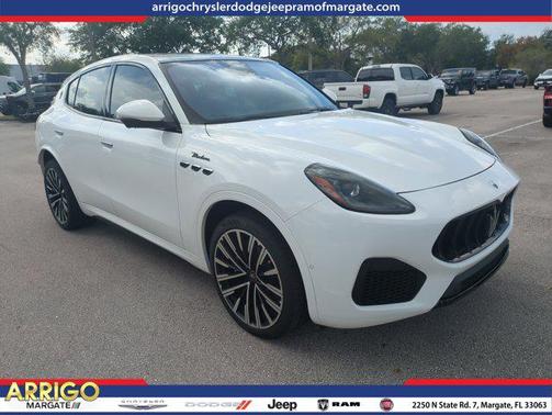 Bianco 2023 Maserati Grecale Modena