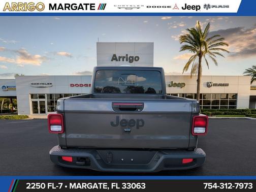 Granite Crystal Metallic Clearcoat 2026 Jeep Gladiator Sport S