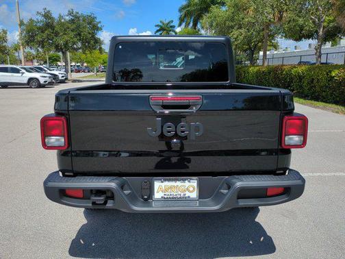 2025 Jeep Gladiator Sport S