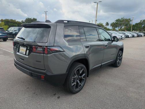 Sting-Gray Clearcoat 2026 Jeep Cherokee Overland