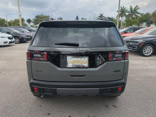 Sting-Gray Clearcoat 2026 Jeep Cherokee Overland
