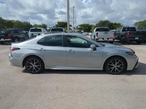 Celestial Silver Metallic 2023 Toyota Camry SE