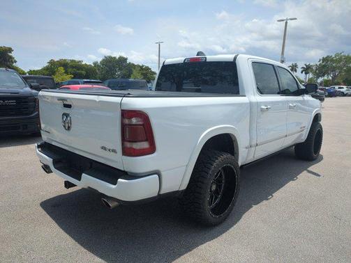 Bright White Clearcoat 2022 RAM 1500 Limited