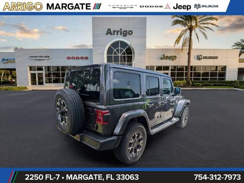 granite crystal metallic clearcoat 2026 Jeep Wrangler 4-Door Sahara 4x4