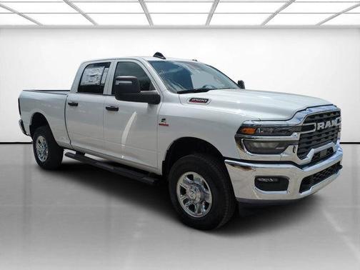 2025 RAM 2500 Tradesman Crew Cab 4x4 6'4' Box