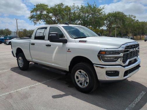 2025 RAM 2500 Tradesman Crew Cab 4x4 6'4' Box