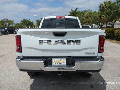 2025 RAM 2500 Tradesman Crew Cab 4x4 6'4' Box