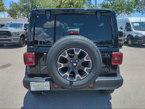 Black Clearcoat 2026 Jeep Wrangler 4-Door Sahara 4x4