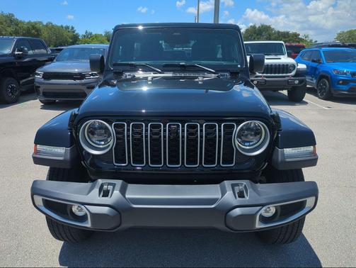 Black Clearcoat 2026 Jeep Wrangler 4-Door Sahara 4x4