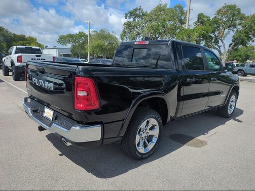 Diamond Black Crystal Pearlcoat 2026 RAM 1500 Lone Star