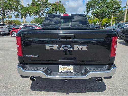 Diamond Black Crystal Pearlcoat 2026 RAM 1500 Lone Star