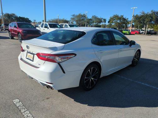 2018 Toyota Camry SE