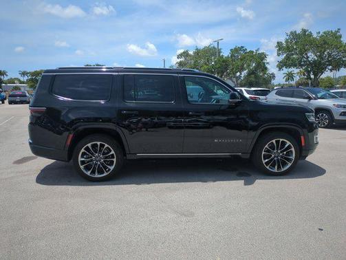 Diamond Black Crystal Pearlcoat 2023 Jeep Wagoneer Series III 4x4