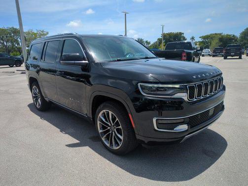 Diamond Black Crystal Pearlcoat 2023 Jeep Wagoneer Series III 4x4