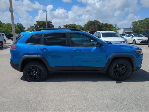 Hydro Blue Pearlcoat 2022 Jeep Cherokee X 4x4