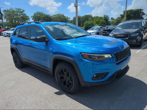 Hydro Blue Pearlcoat 2022 Jeep Cherokee X 4x4
