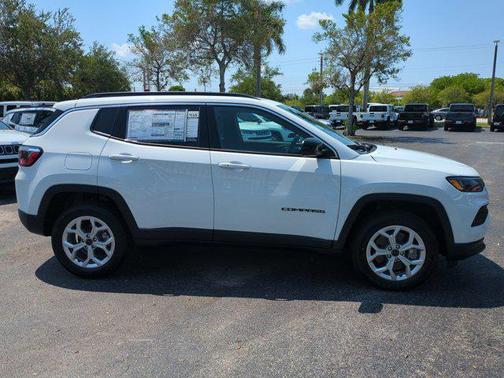 2025 Jeep Compass Latitude