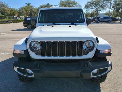 2025 Jeep Gladiator High Tide