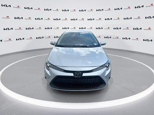 Classic Silver Metallic 2021 Toyota Corolla LE