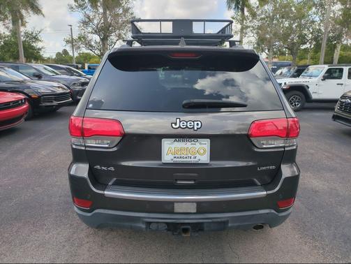 Granite Crystal Metallic Clearcoat 2017 Jeep Grand Cherokee Limited