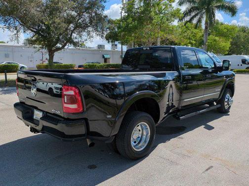 2023 RAM 3500 Limited Crew Cab 4x4 8' Box