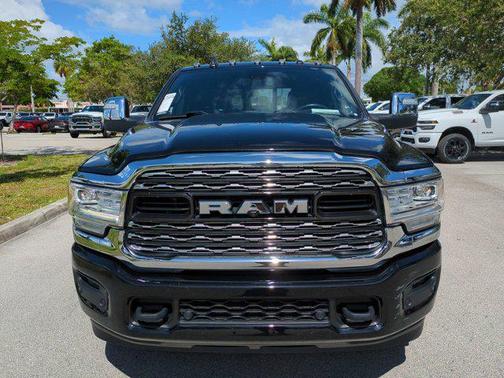 2023 RAM 3500 Limited Crew Cab 4x4 8' Box