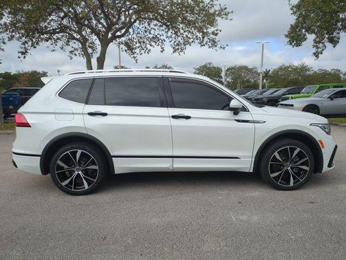 2022 Volkswagen Tiguan 2.0T SEL R-Line 4MOTION