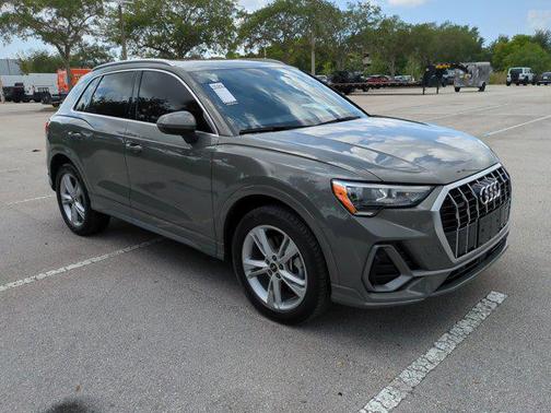 2022 Audi Q3 45 S line Premium