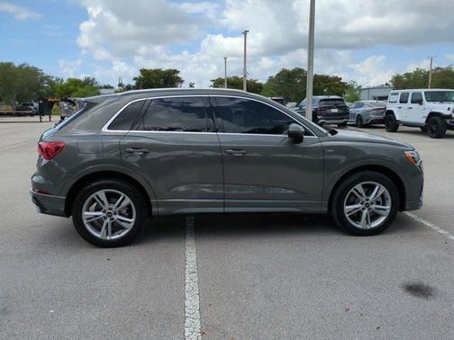 2022 Audi Q3 45 S line Premium