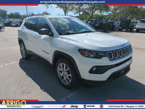 2022 Jeep Compass Latitude Lux