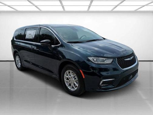 2025 Chrysler Pacifica L