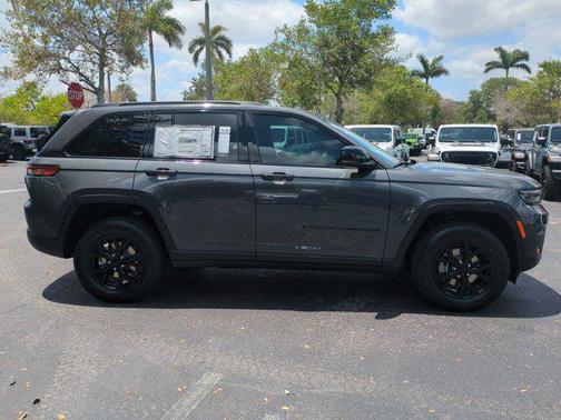 2025 Jeep Grand Cherokee Altitude