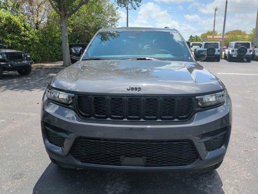 2025 Jeep Grand Cherokee Altitude